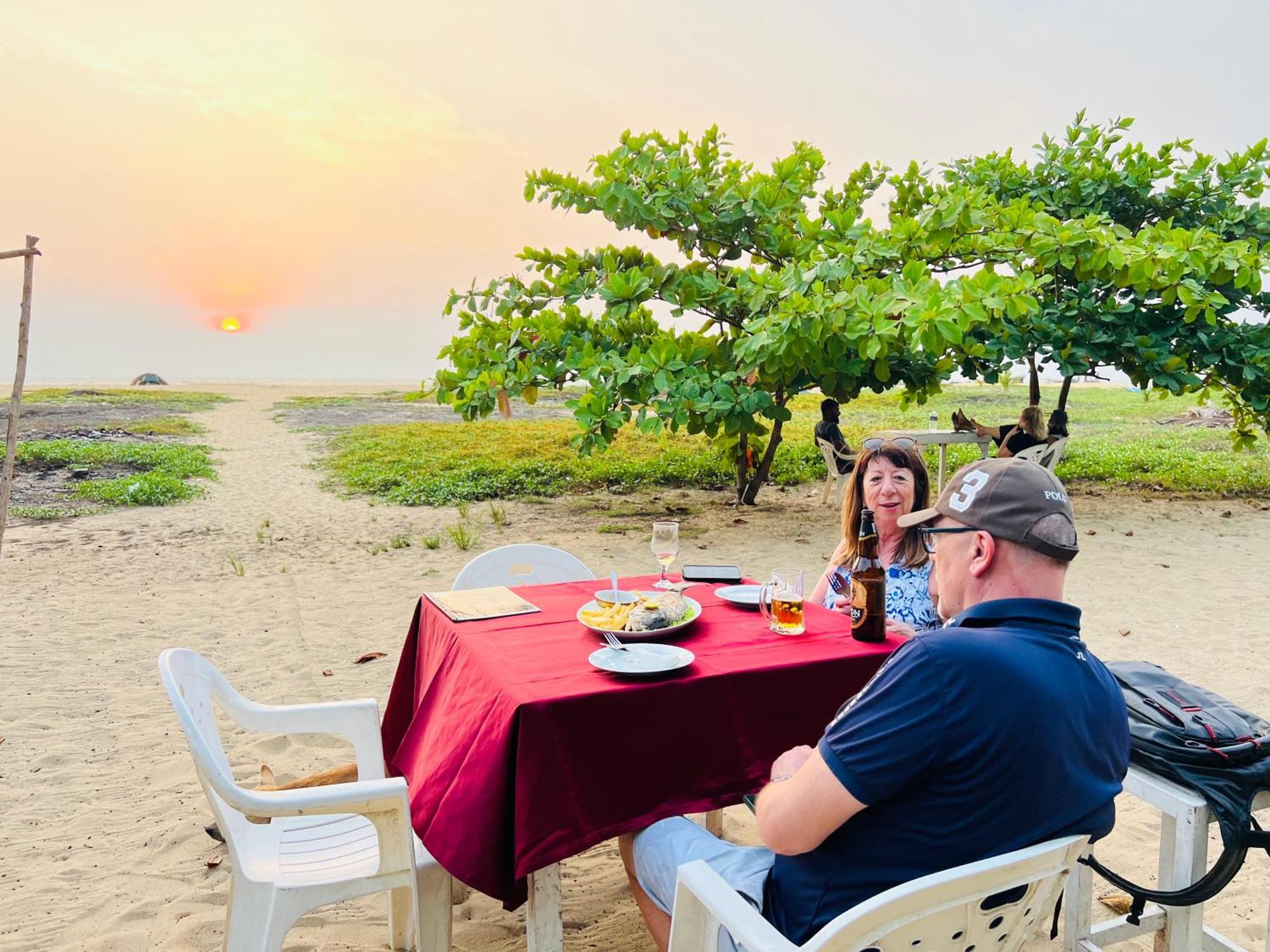 Honey Beach Negombo Exterior foto